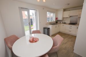 Kitchen/Diner- click for photo gallery